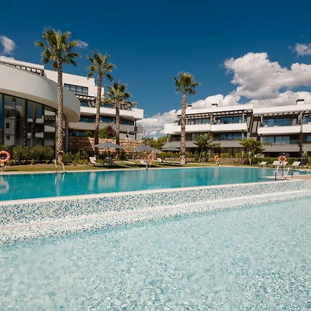 Magnificent Apartment, Close To The Beach, In Appartement Estepona
